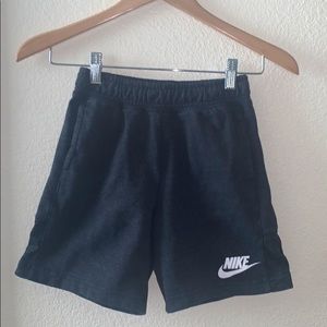 HIGH WAISTED NIKE SHORTS DARK GREY